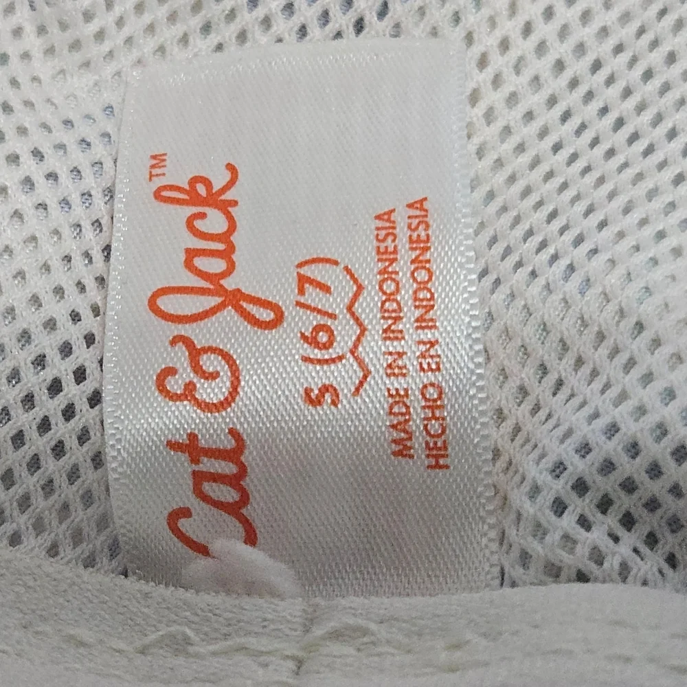 Cat & Jack White Mesh Lined Swim Trunks Size 6/7